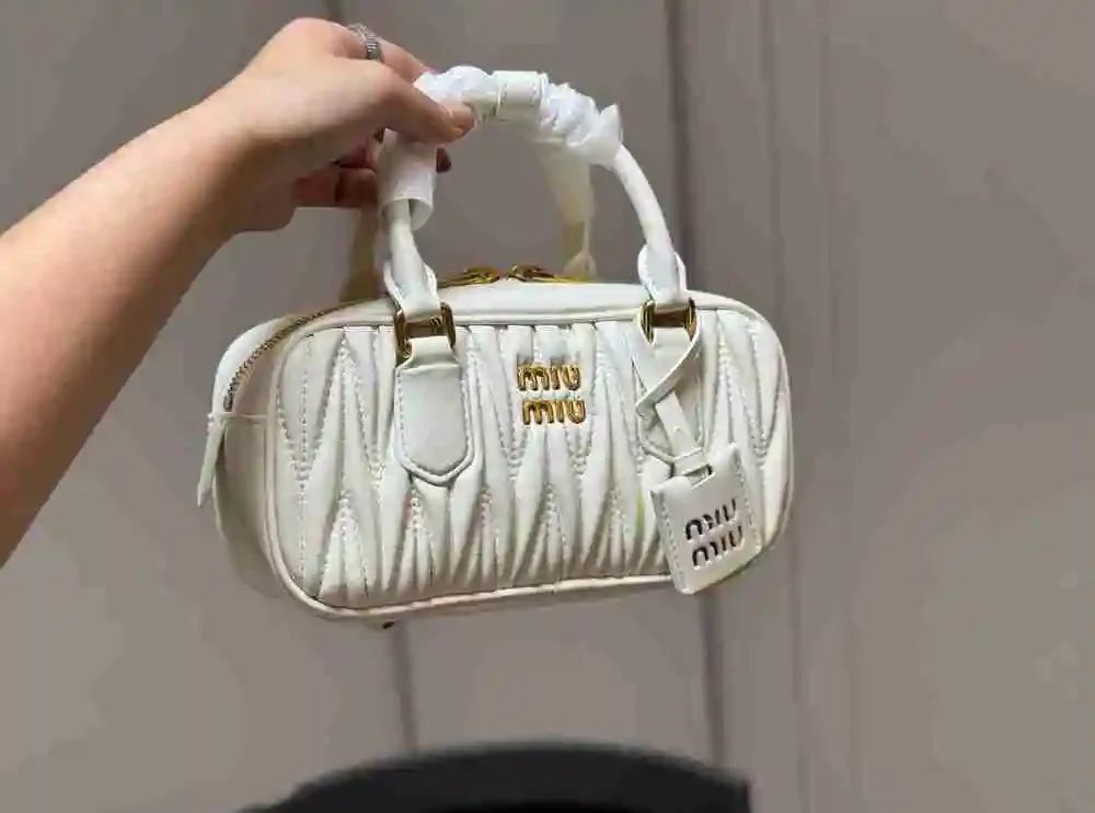 💎Miu Miu White Matelassé Logo Mini Top Handle Zipper Handbag